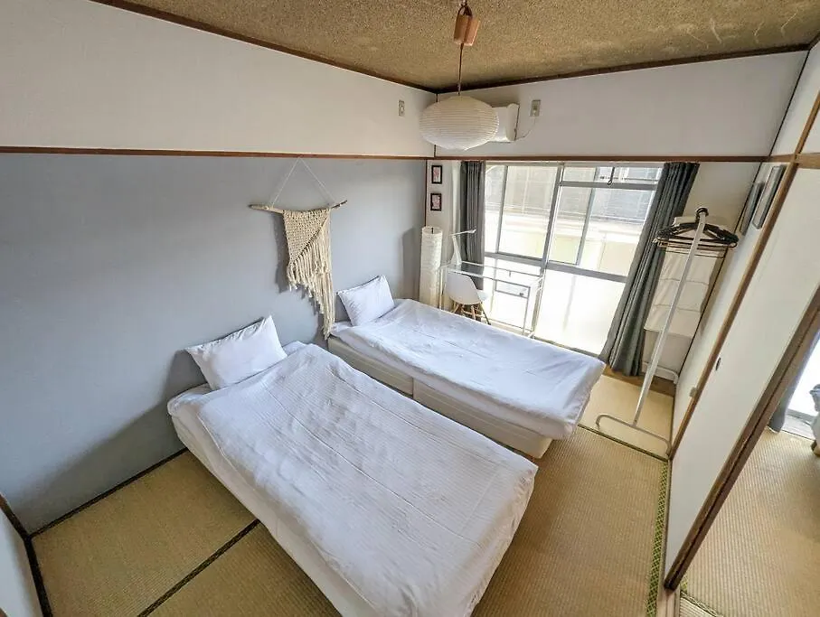 Apartment 【豊和マンション稲荷302号室】伏見稲荷駅徒歩３分！Free Wifi付のお宿！ Kyōto