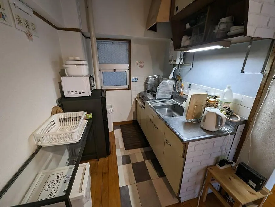 【豊和マンション稲荷302号室】伏見稲荷駅徒歩３分！Free Wifi付のお宿！ Kyōto Apartment