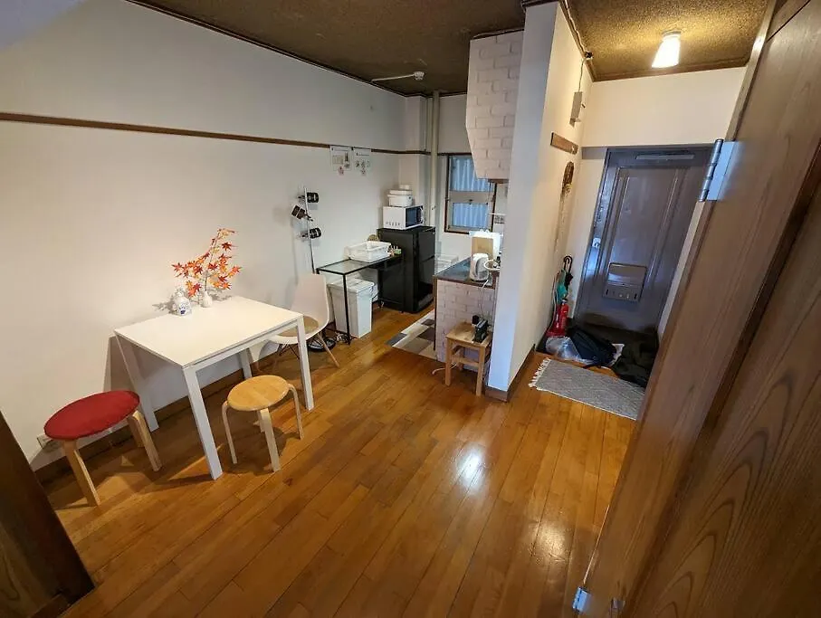 【豊和マンション稲荷302号室】伏見稲荷駅徒歩３分！Free Wifi付のお宿！ Kyōto